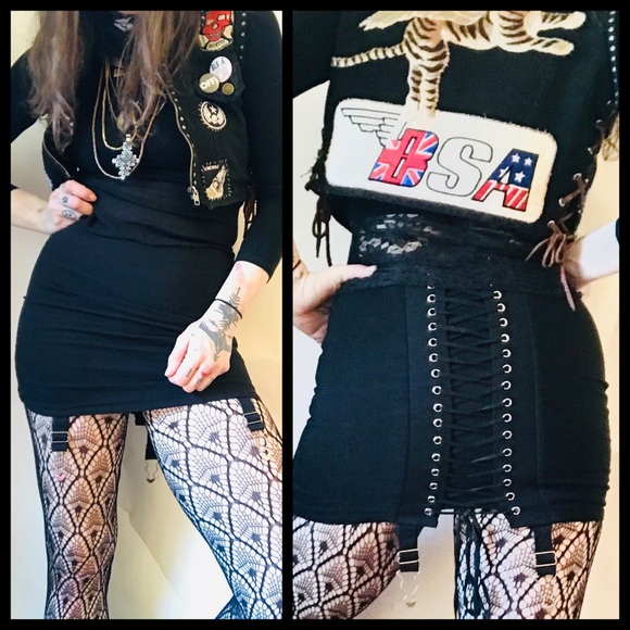 CORSET INSPIRED MINI SKIRT! - Picture 5 of 5